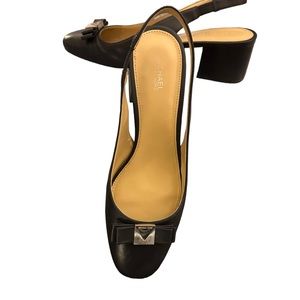 Michael Kors Leather, Navy Blue Oval Toe Sling Back.